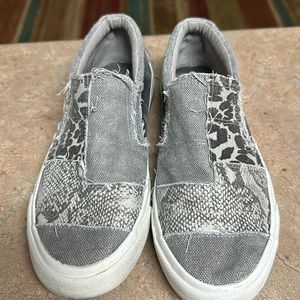 Size 7.5 blowfish slide on